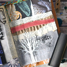 Load image into Gallery viewer, Elizabeth Craft Designs Art Journal Specials - Winter Home Pocket (1820)
